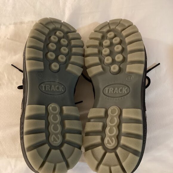 ECCO Track VI Men Low-Cut Black Gore-Tex Boots - Picture 10 of 15